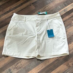 Women’s Market & Spruce Off White Dress Shorts